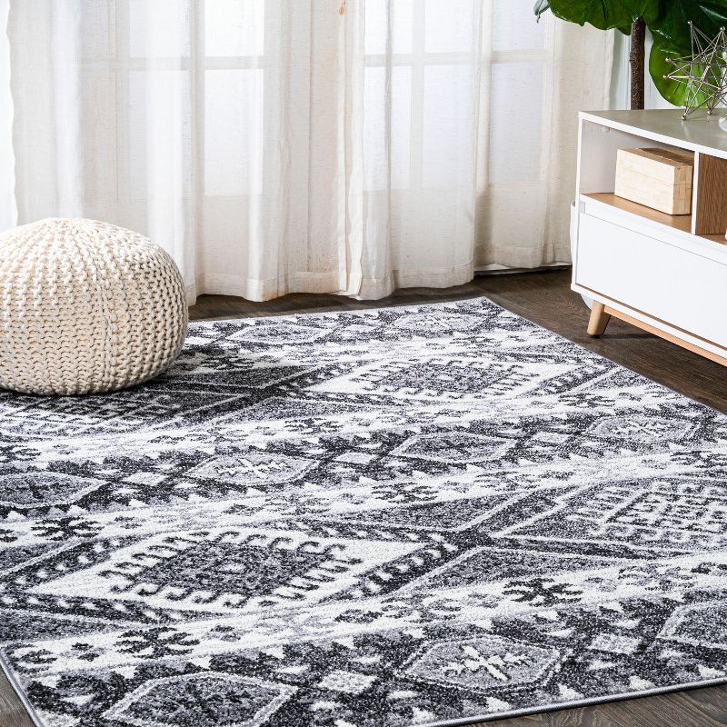 Sura Gray and Ivory Geometric Kilim 4' x 6' Area Rug