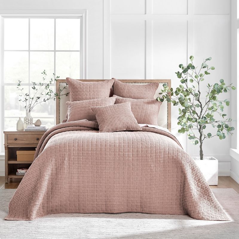 Blush Microfiber Queen Reversible Bedspread Set