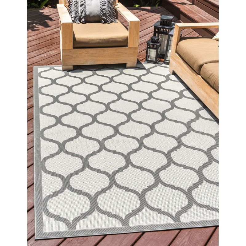 Gray Synthetic 6' x 9' Reversible Easy-Care Outdoor Rug
