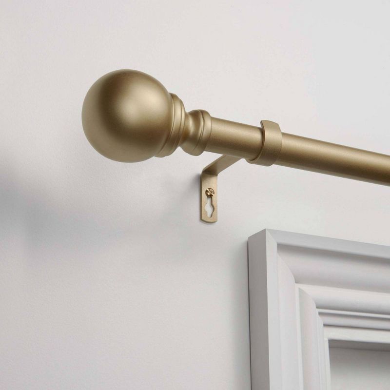 Gold Adjustable Iron Curtain Rod with Sphere Finials