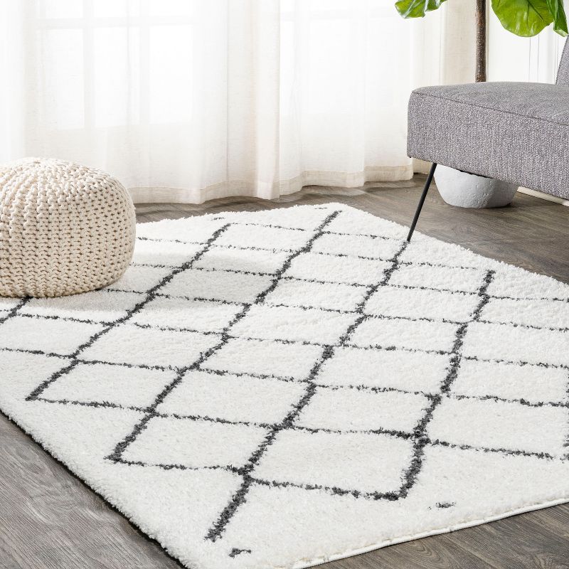 Ivory Diamond Essence 8' x 10' Synthetic Shag Rug