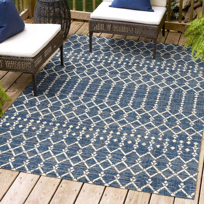 Bohemian Charcoal & Black Geometric Synthetic Indoor/Outdoor Rug