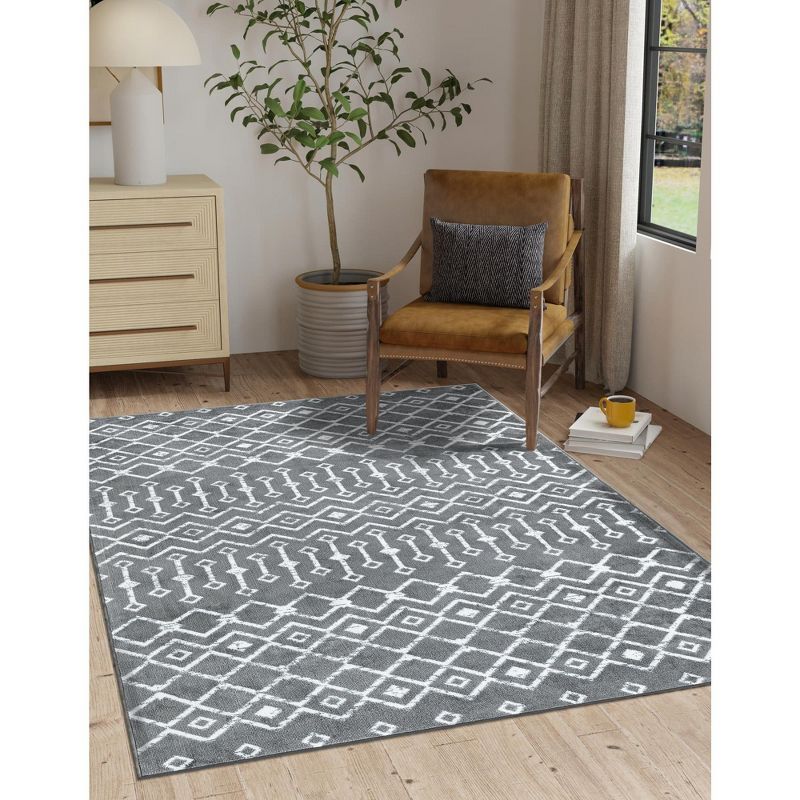 Modern Gray Trellis 8' x 10' Easy-Care Synthetic Area Rug