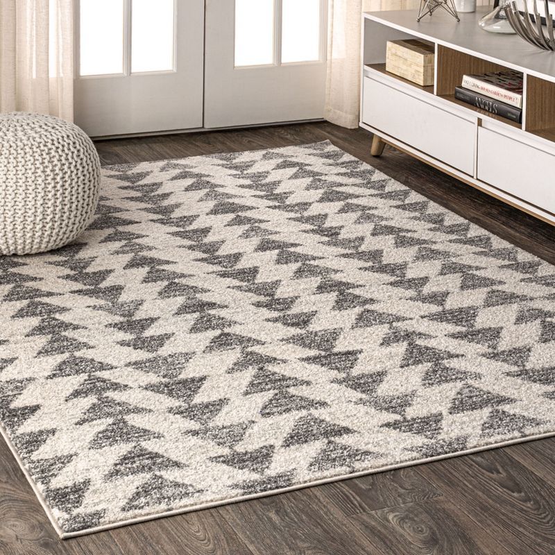 Handmade Moroccan Triangle Cream & Gray Synthetic Area Rug