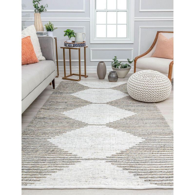 Handmade Geometric Gray Synthetic 5' x 7' Area Rug