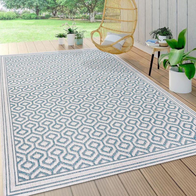 Gray and Teal Diamond Trellis 8' x 10' Indoor/Outdoor Rug