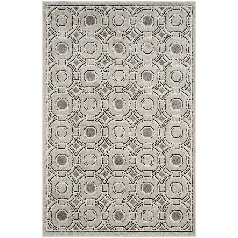 Round Gray Easy-Care Cotton Blend Indoor-Outdoor Rug 47"