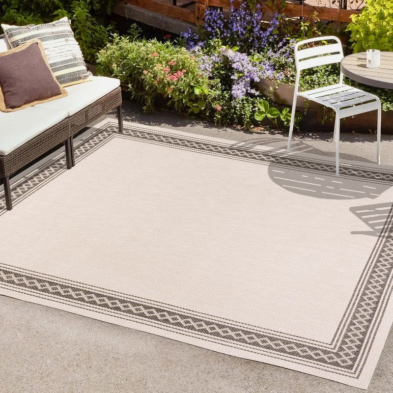 Cream & Black Diamond Border Easy-Care Synthetic Area Rug