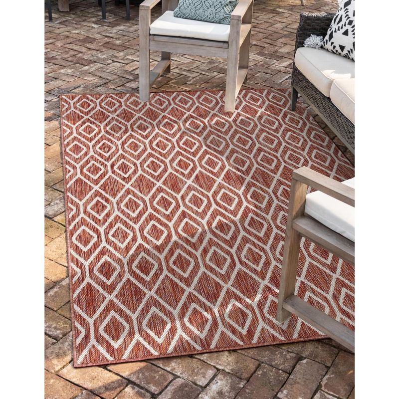 Rust and White Geometric Flat Woven Outdoor Rug, 4' x 6'