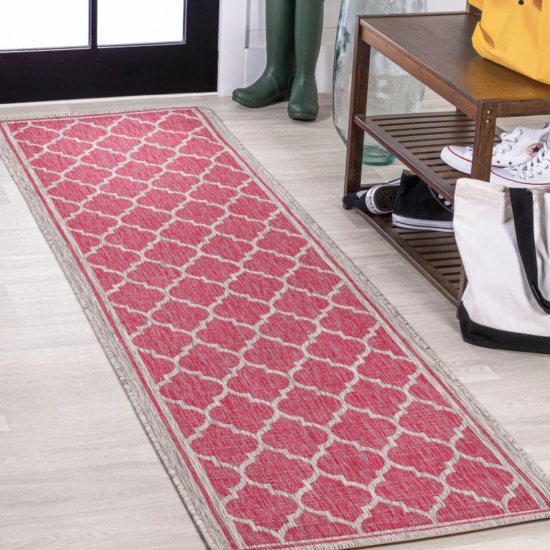 Fuchsia and Light Gray Reversible Indoor/Outdoor Trellis Rug