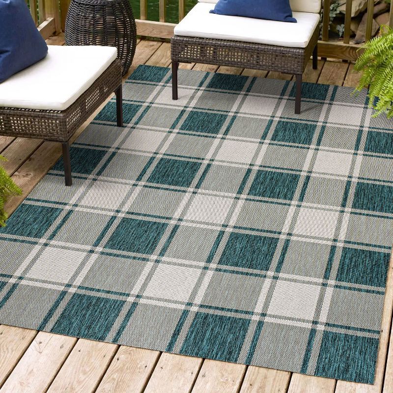 Turquoise and Cream Gingham 8' x 10' Synthetic Indoor/Outdoor Rug