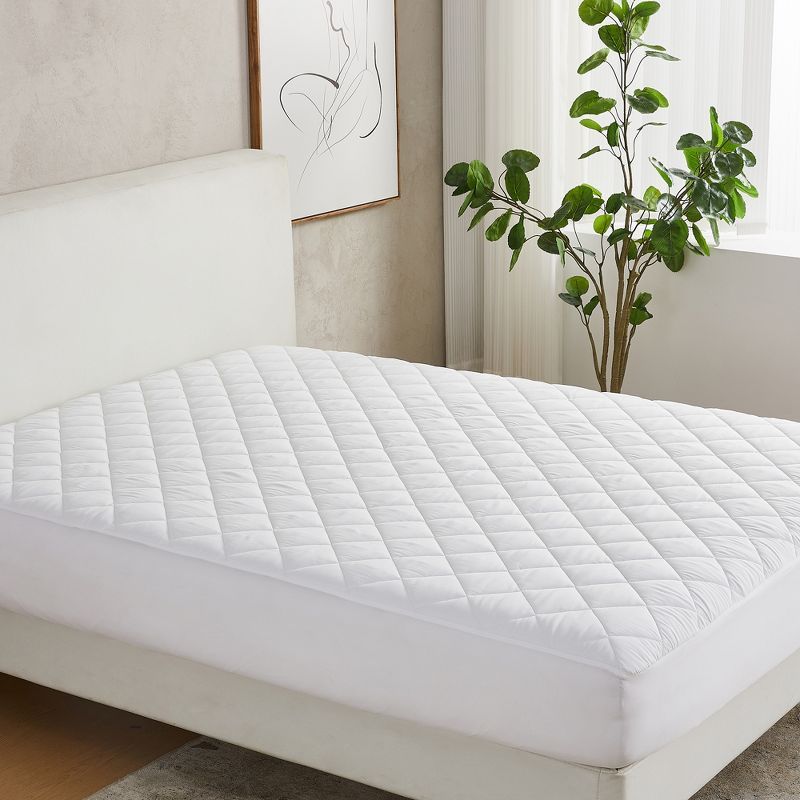 Full Size White Down Alternative Waterproof Quilted Mattress Pad