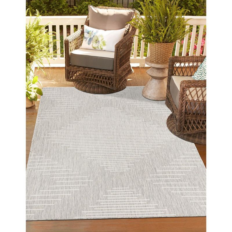 Gray Stripe Synthetic Flat Woven Outdoor Rug 4' x 6'