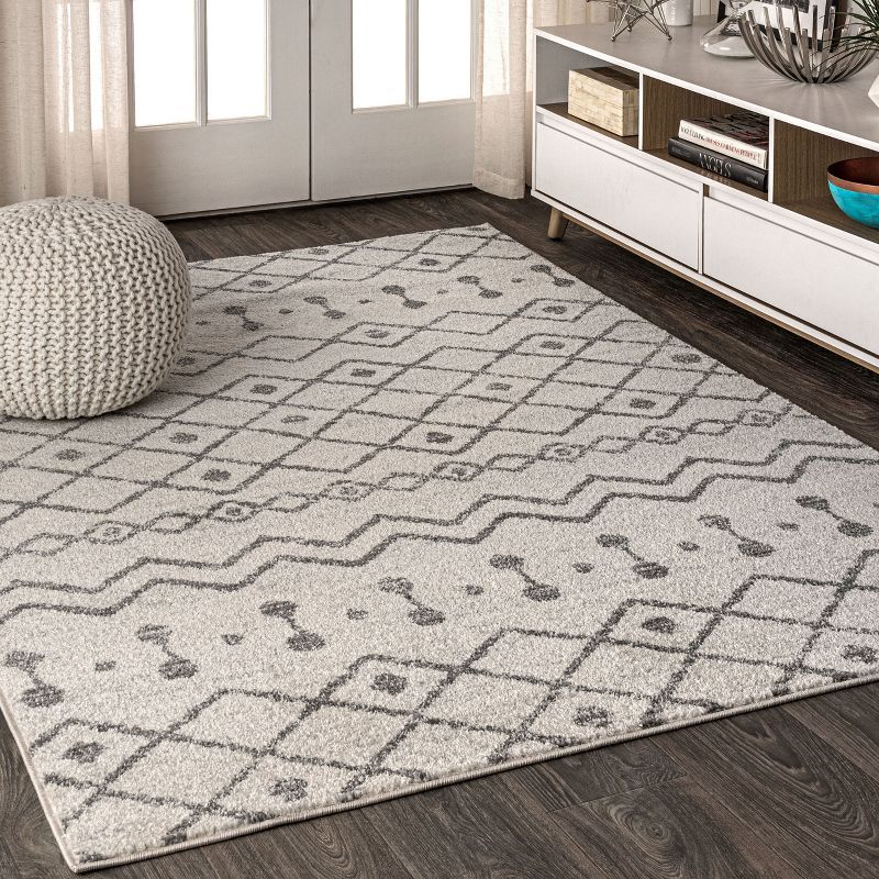 Moroccan-Inspired Cream & Gray Synthetic Area Rug - Easy Care, 3x5 Feet