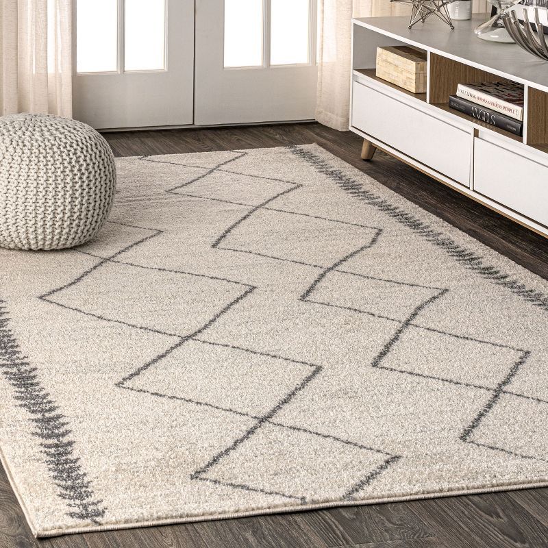 Gray and Ivory Geometric Rectangular Area Rug 3' x 5'