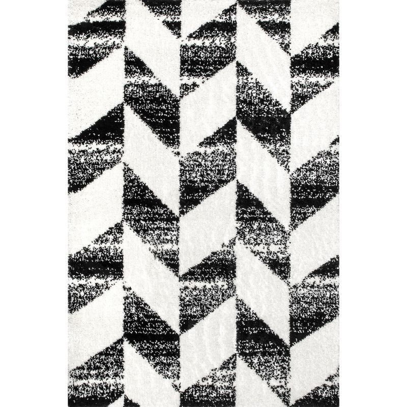 4' x 6' Black and White Reversible Shag Area Rug