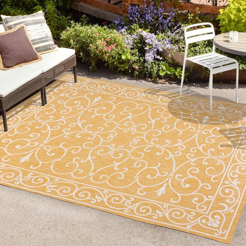 Charleston Yellow and Cream Synthetic 8' x 10' Area Rug