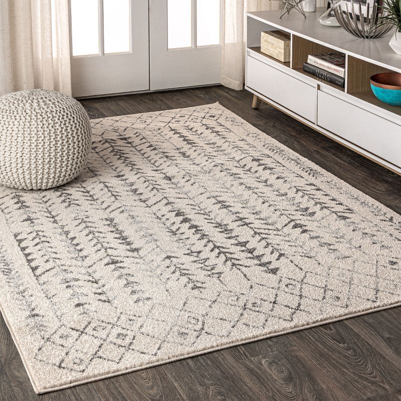 Ziri Moroccan Geometric Cream and Gray 3x5 Synthetic Area Rug