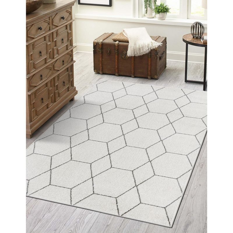 Ivory and Gray Synthetic 4' x 6' Trellis Area Rug