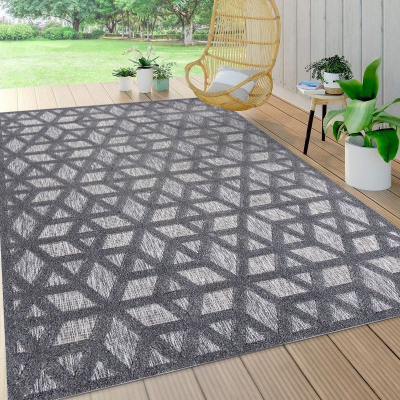 Moorish-Inspired Vintage Gray Geometric Synthetic Area Rug