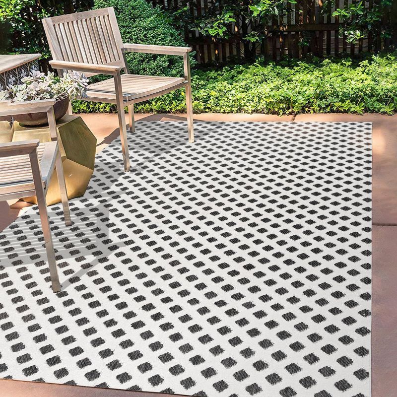 4' x 6' Black Synthetic Reversible Trellis Rug