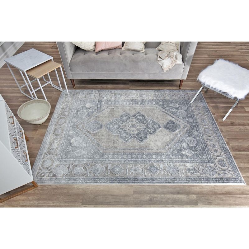 Gray Floral Synthetic 5' x 7' Area Rug