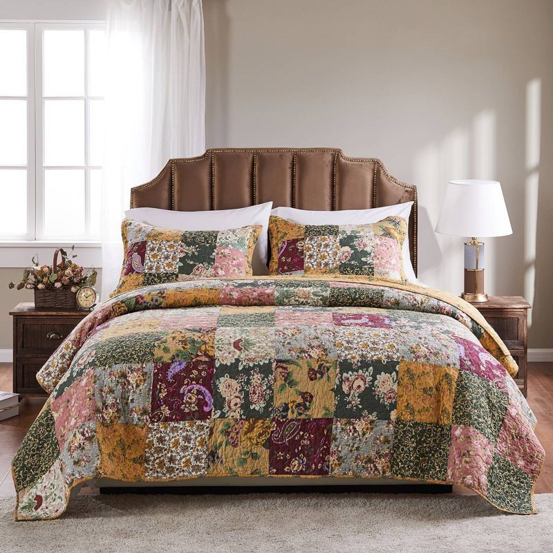 Ivory Cotton Reversible Full Quilt Set with Pattern