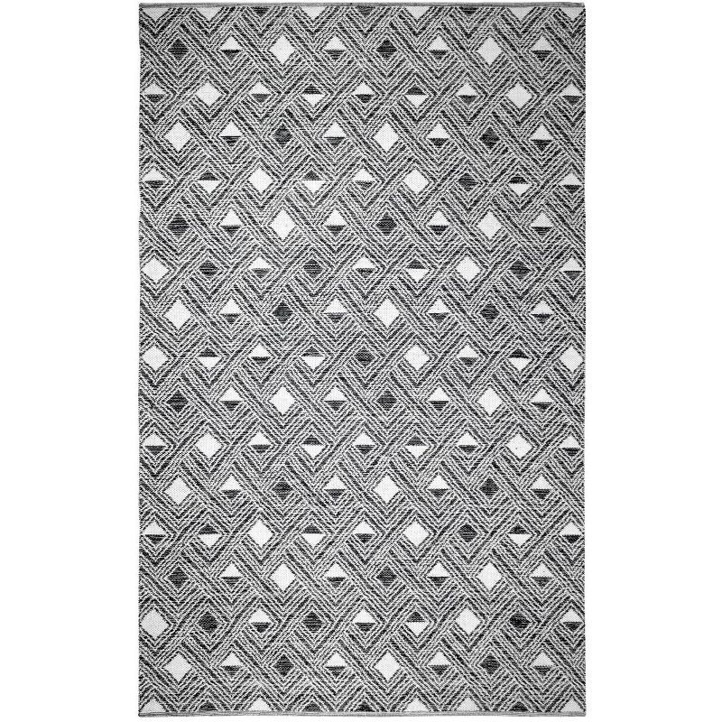 Coastal Charm Black and Ivory Geometric Flat Woven 5' x 8' Rug