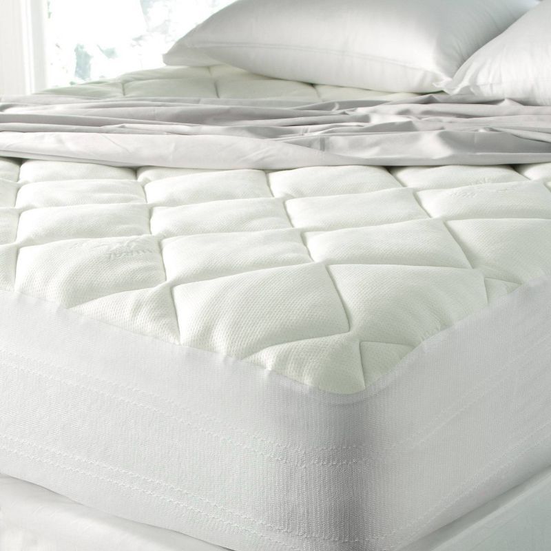 King White Down Alternative Bamboo Mattress Pad