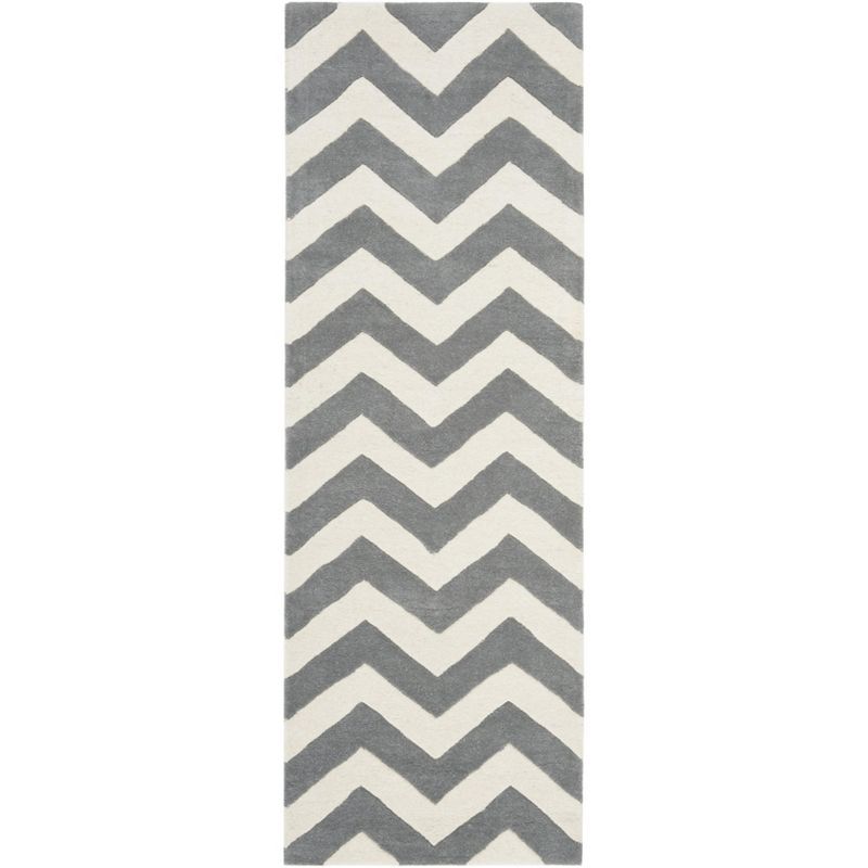 Hand-Tufted Off-White Chevron Wool 27" Area Rug