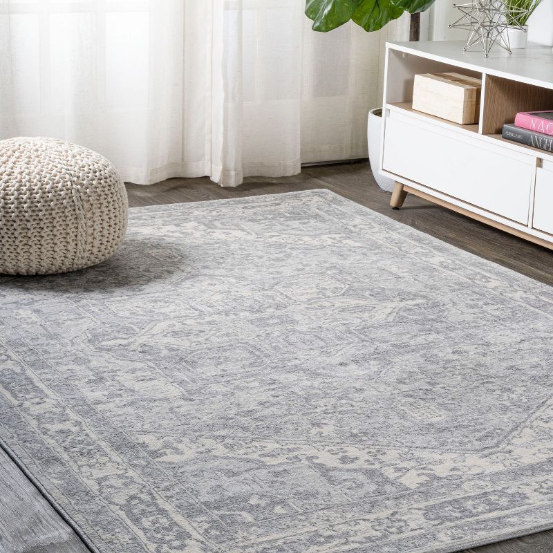 Light Gray/Ivory Synthetic 8' x 10' Reversible Area Rug