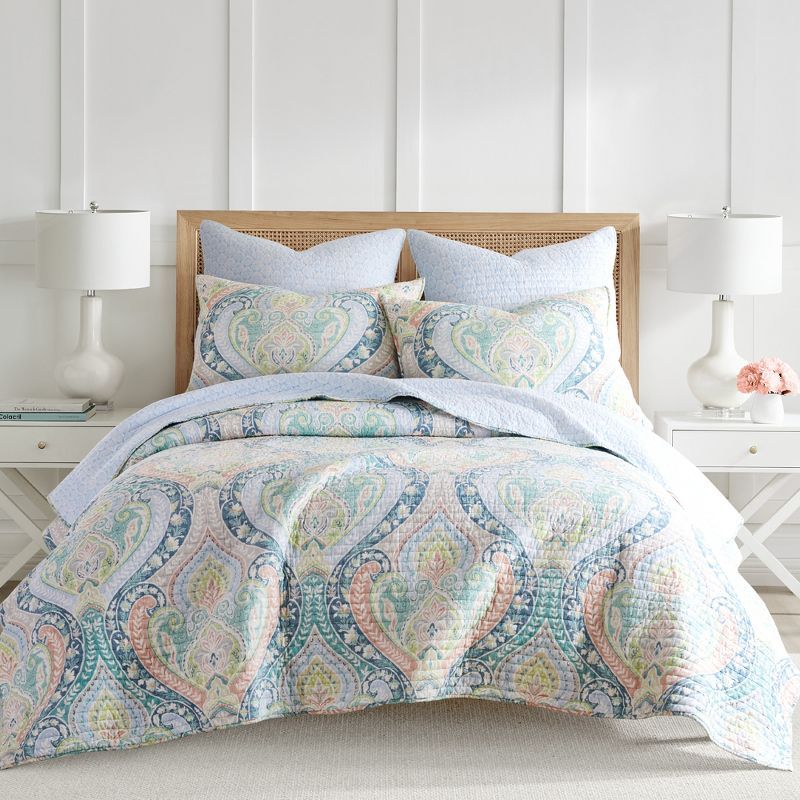 Nadita Full/Queen Reversible Cotton Quilt Set in Pastel Medallion