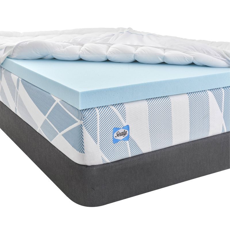 Queen Size Gel Memory Foam Mattress Topper with Quilted Cover