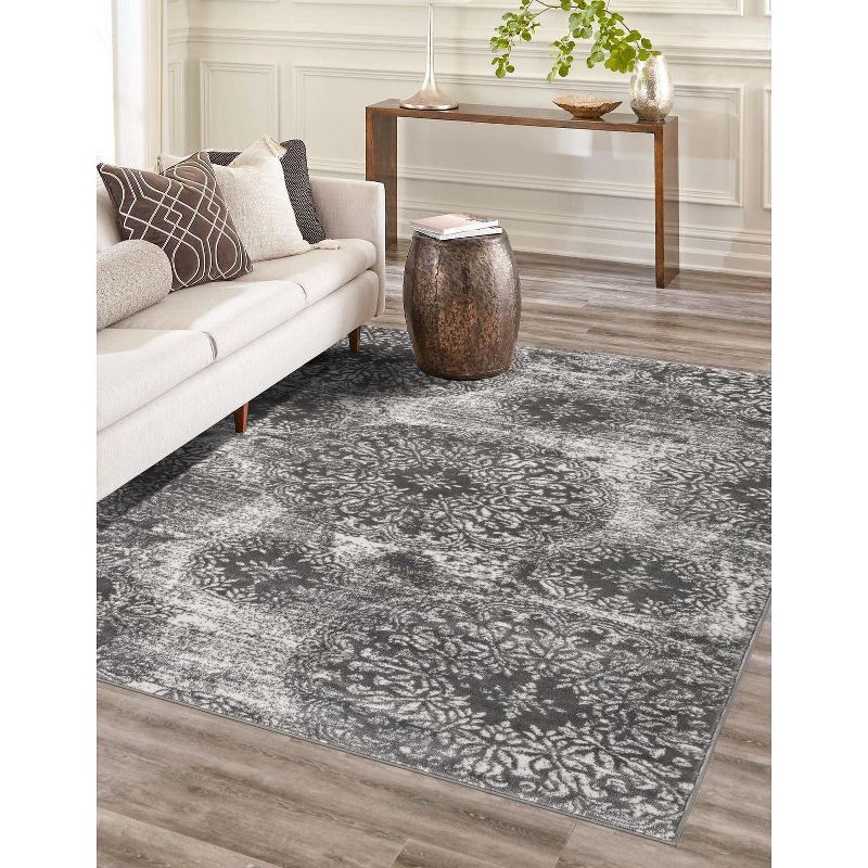 Grand Sofia Distressed Gray and Ivory 9' x 12' Synthetic Area Rug