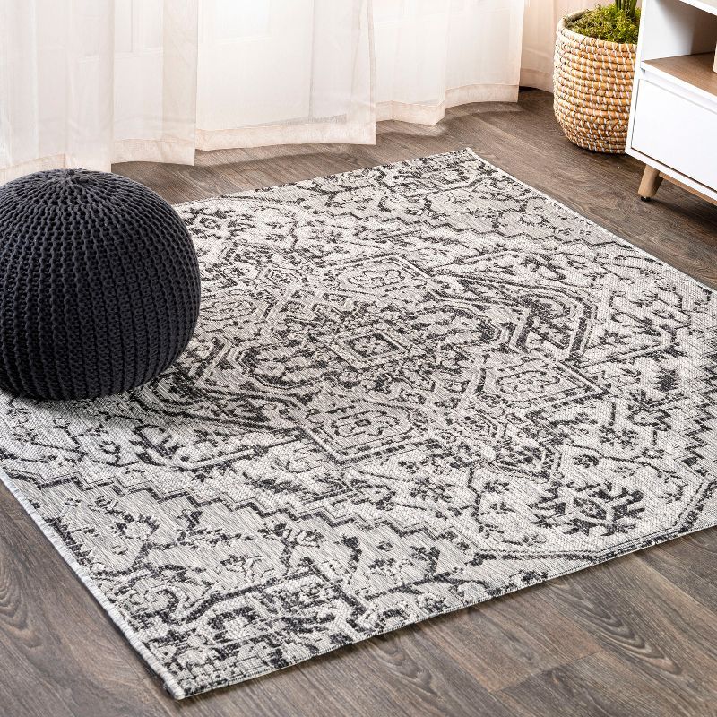 Estrella Bohemian Medallion Black/Gray 5' Square Synthetic Area Rug