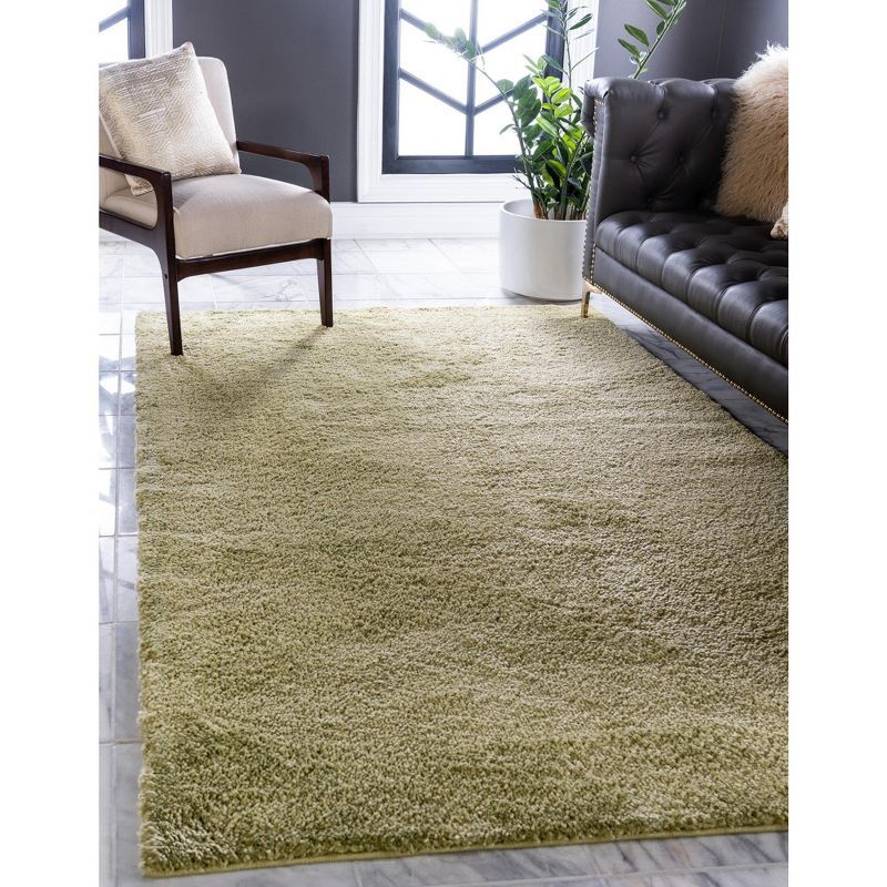 Lush Light Green 8' x 10' Synthetic Easy-Care Rectangular Rug