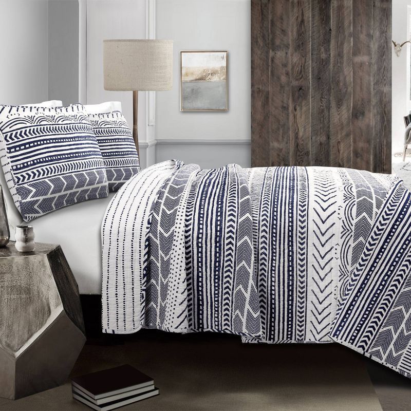King Navy and White Cotton Reversible Quilt Set