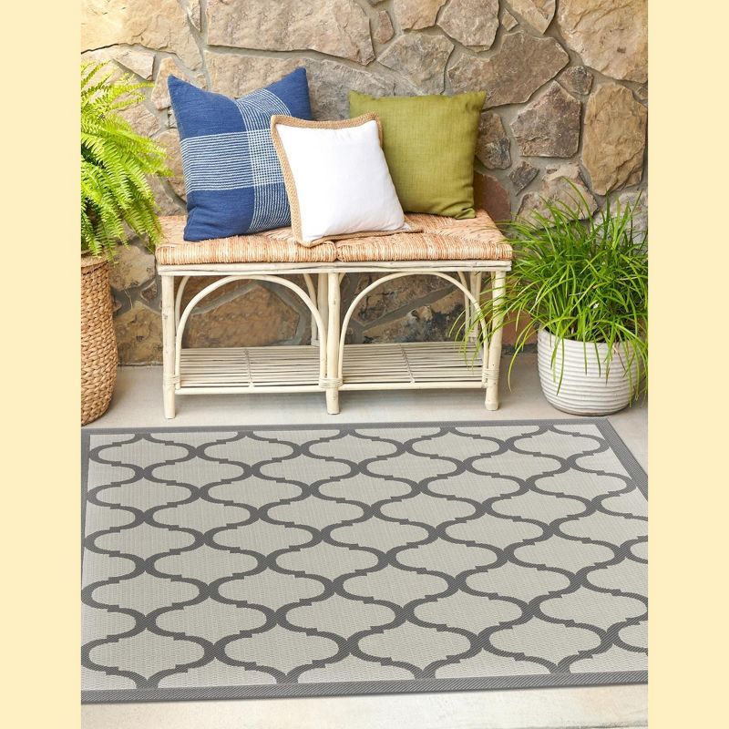 6' x 6' Square Gray Synthetic Outdoor Easy-Care Area Rug