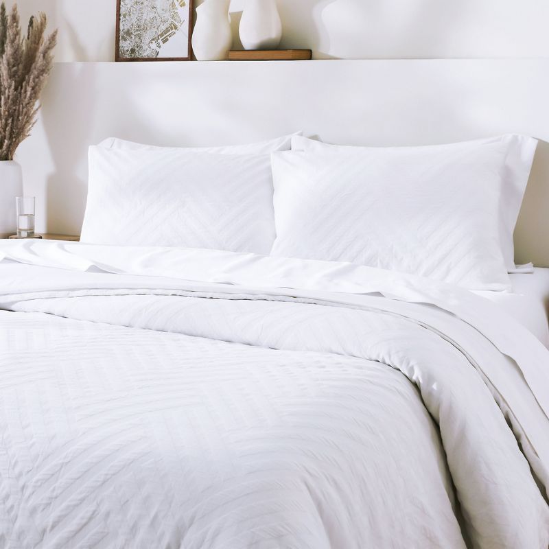 White Geo Matelassé Cotton Queen/Full Duvet Cover Set