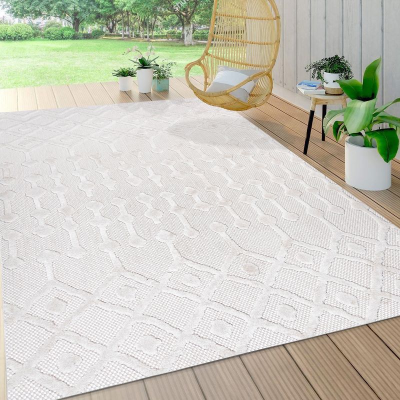 Moroccan Diamond Ivory Synthetic 3x5 Indoor/Outdoor Rug