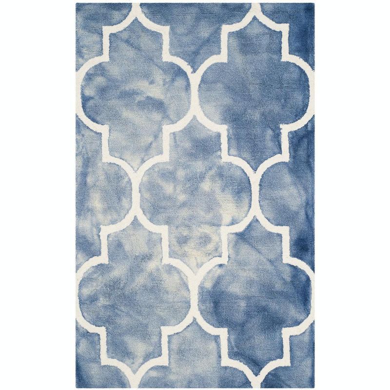 Handmade Blue and Ivory Wool Tufted Rectangular Rug, 3'x5'