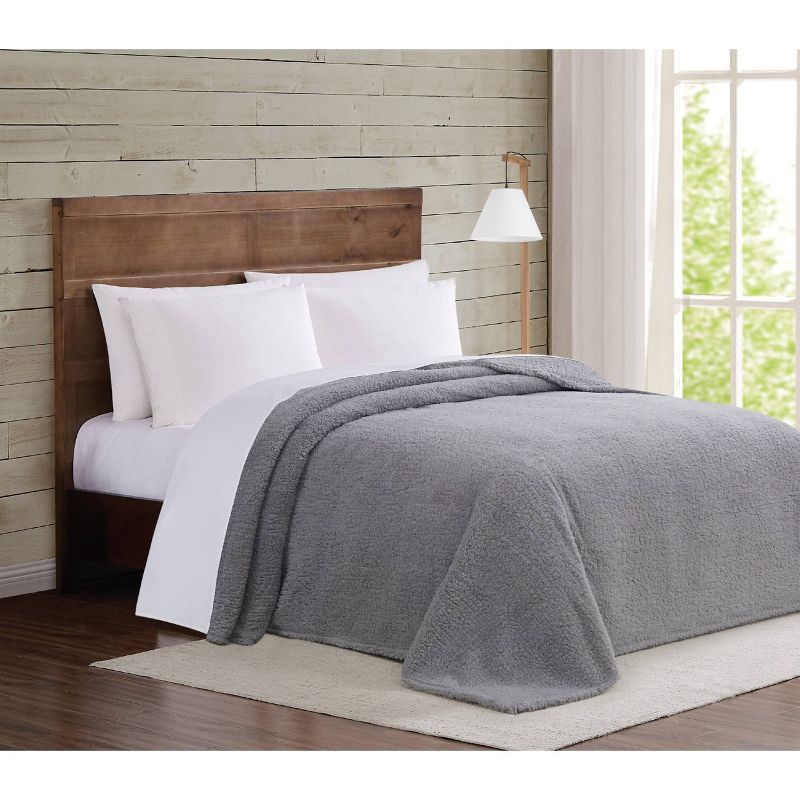 Brooklyn Loom Full Grey Faux Fur Sherpa Bed Blanket