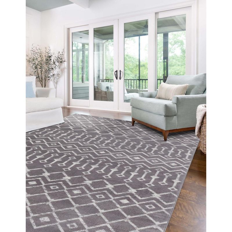 Light Gray Rectangular Trellis Synthetic Area Rug 5' x 8'