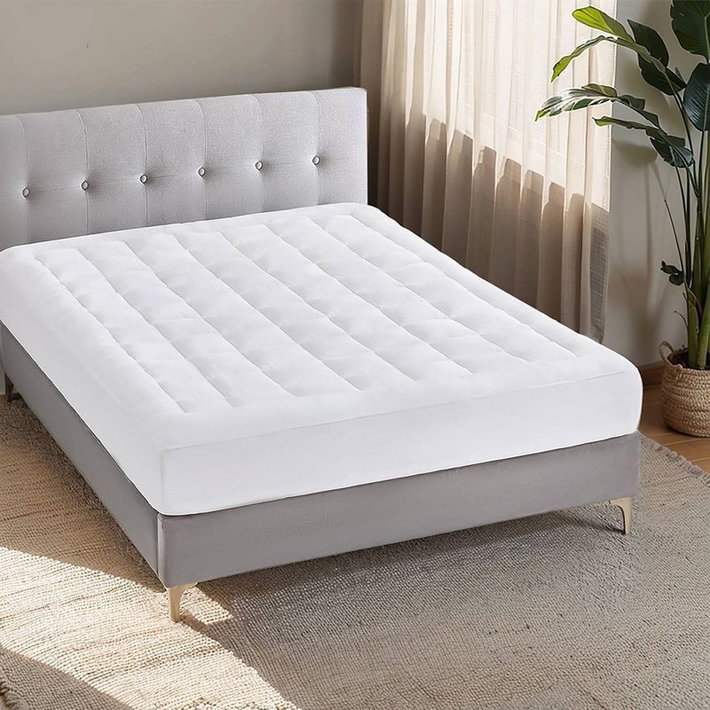 Queen White Plush Waterproof Down Alternative Mattress Pad