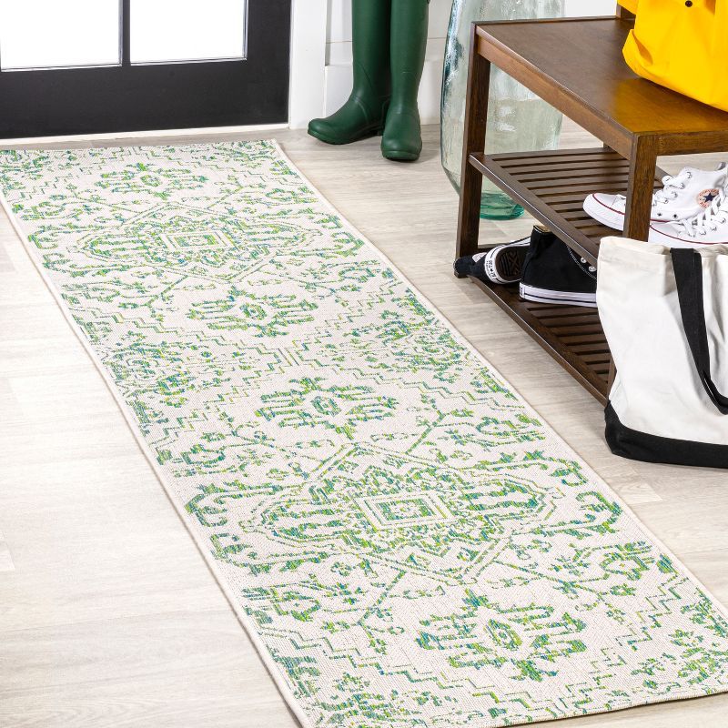 Estrella Bohemian Green/Cream Medallion Textured Indoor/Outdoor Runner Rug