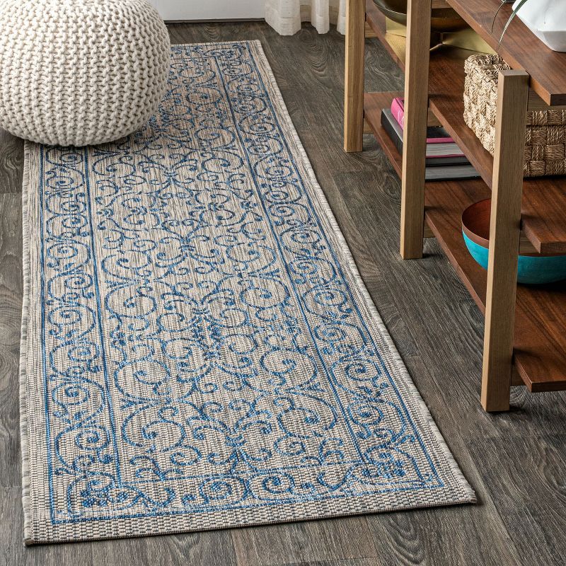 Boho-Chic Vintage Filigree Gray/Navy Indoor/Outdoor Runner Rug