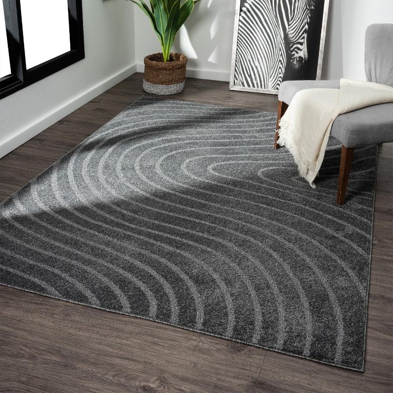 Anthracite Geometric Rectangular Stain-Resistant Synthetic Rug