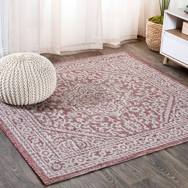 Sinjuri Medallion Red/Taupe 5' Square Synthetic Reversible Area Rug