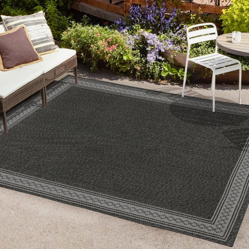 Modern Diamond Geo Black/Gray 4x6 Synthetic Indoor/Outdoor Rug