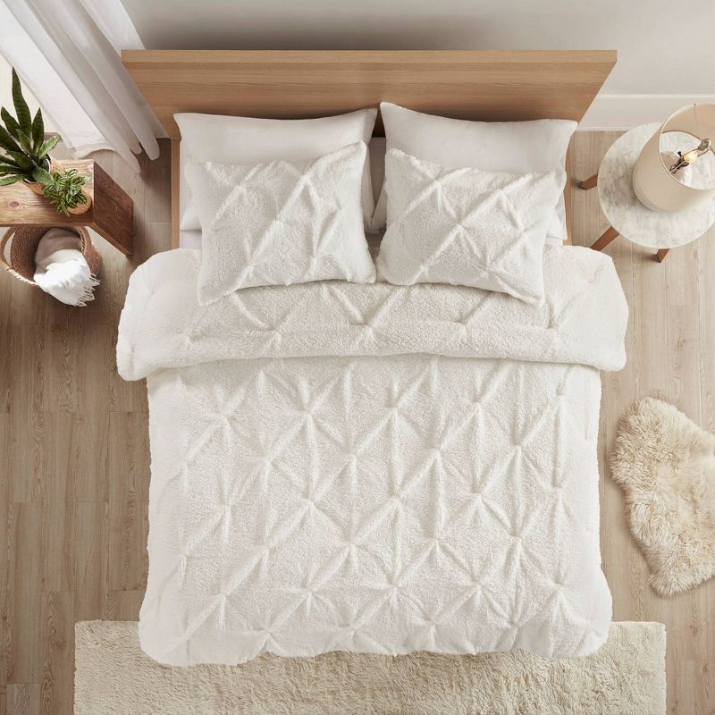 Ivory Pintuck Sherpa Down Alternative Full Comforter Set